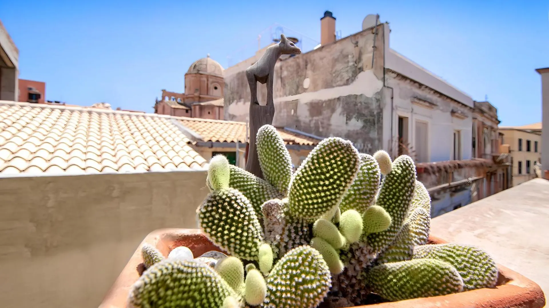 A Naca Suite With Private Terrace Ortigia Syracuse Apartment